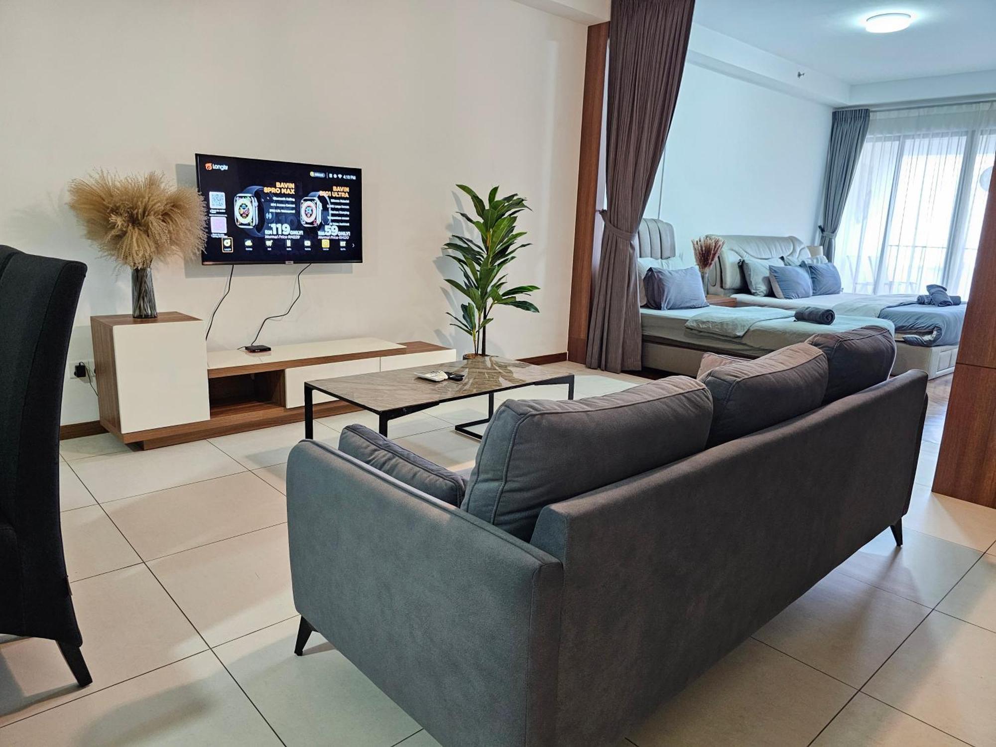 Deluxe Seaview Suite Twin Bed By The Only Bnb Tanjung Tokong Exteriör bild