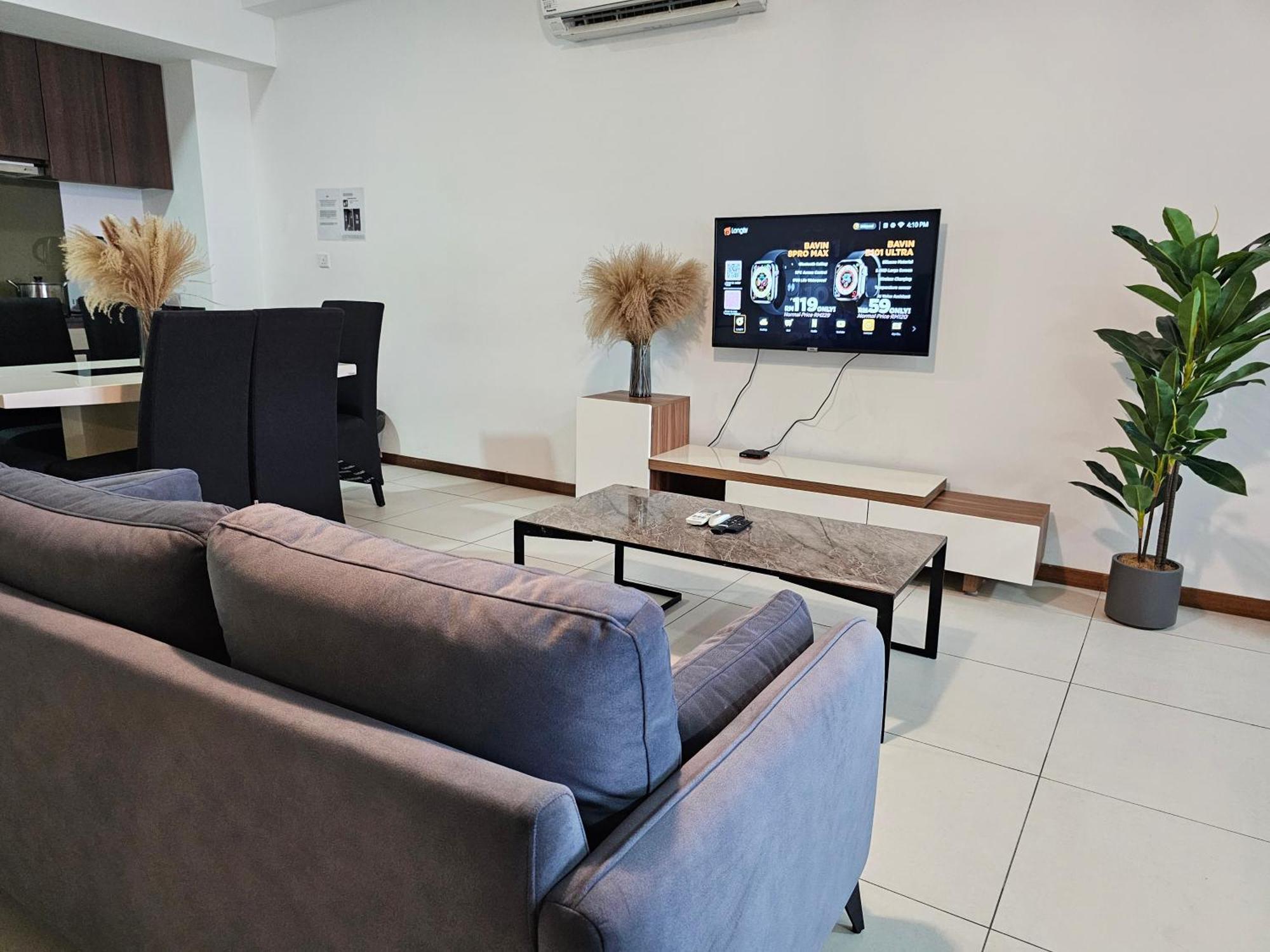 Deluxe Seaview Suite Twin Bed By The Only Bnb Tanjung Tokong Exteriör bild
